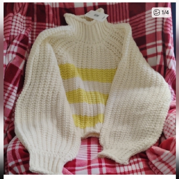 Wrangler Cream and Yellow Knit Turtleneck Sweater - Picture 4 of 4